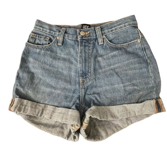 BDG Urban Outfitters Size 26 Denim High Rise Mom Shorts Rolled Cuff 100% Cotton - Picture 1 of 10
